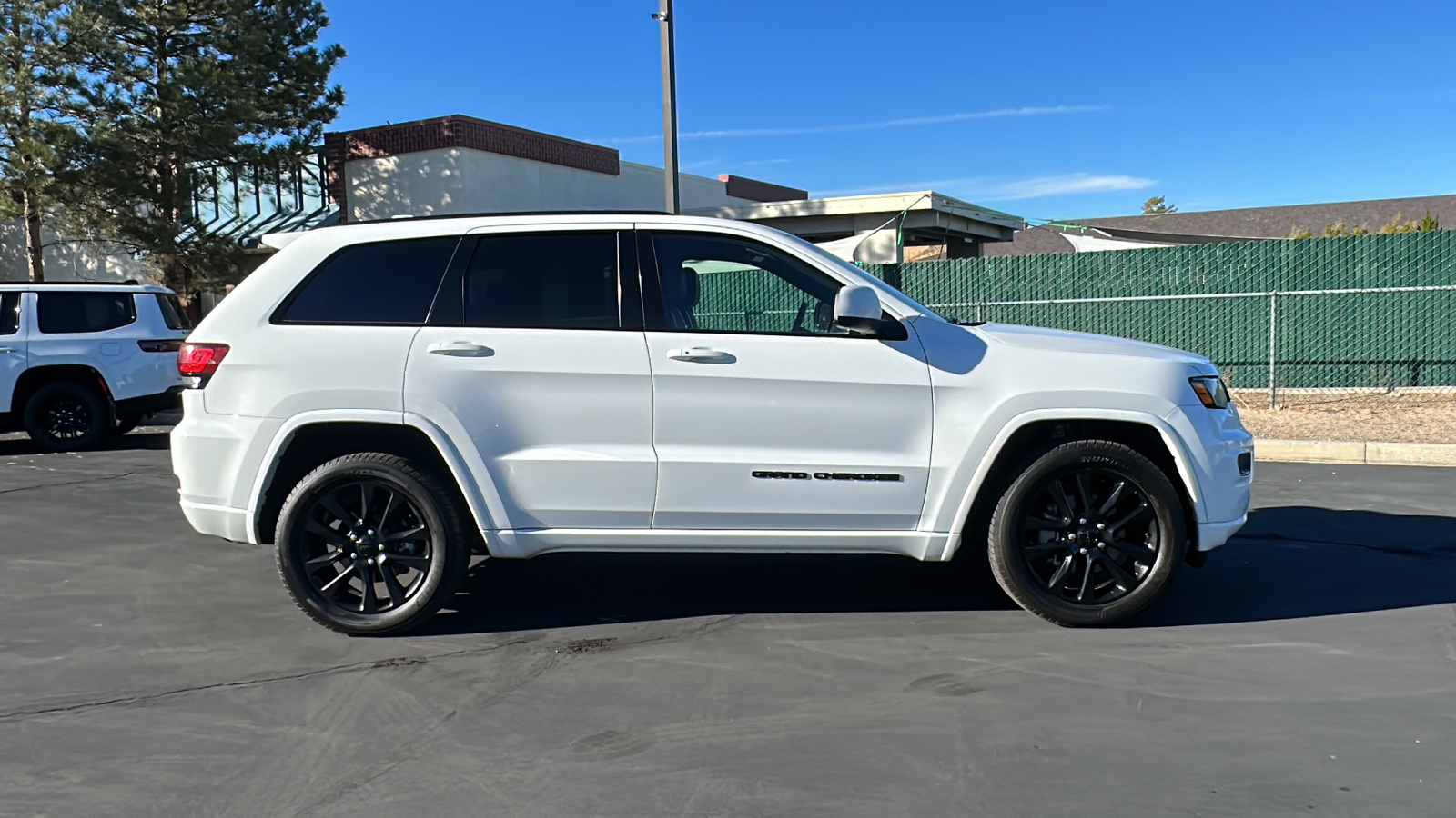 2019 Jeep Grand Cherokee Altitude 2