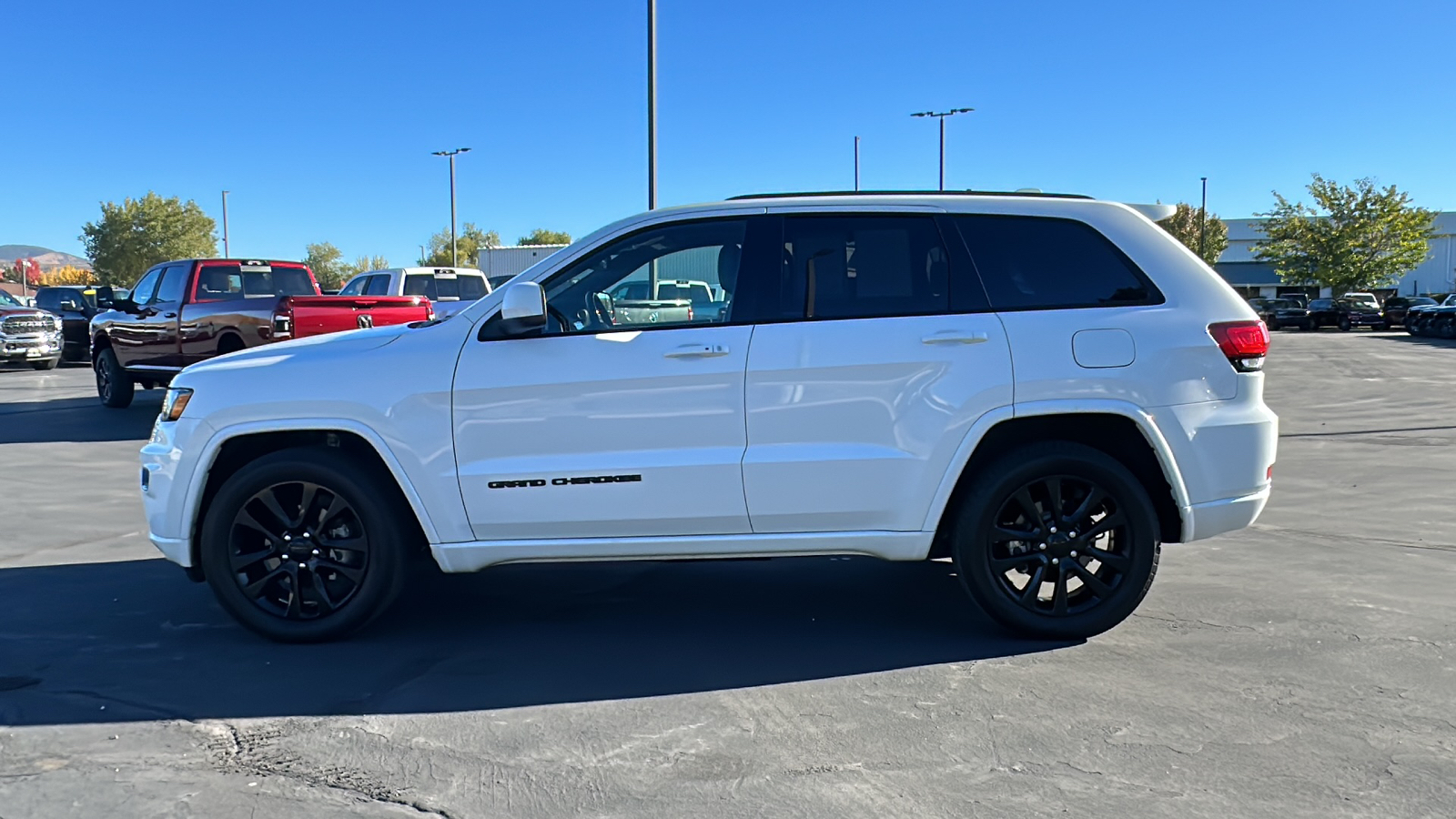 2019 Jeep Grand Cherokee Altitude 6