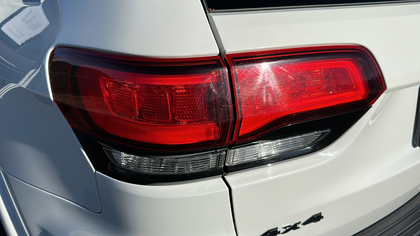 2019 Jeep Grand Cherokee Altitude 13