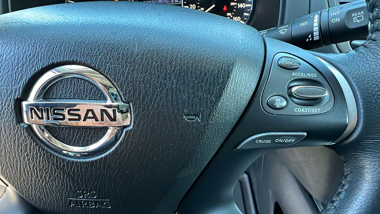 2018 Nissan Pathfinder SL 32