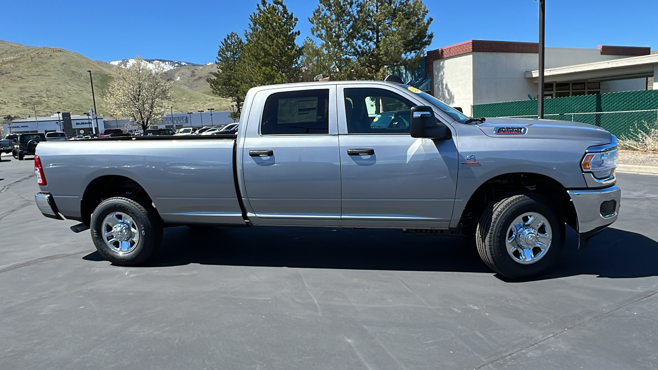 2024 Ram 3500 TRADESMAN CREW CAB 4X4 8 BOX 2