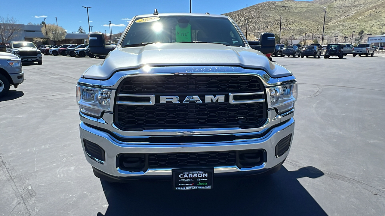 2024 Ram 3500 TRADESMAN CREW CAB 4X4 8 BOX 8