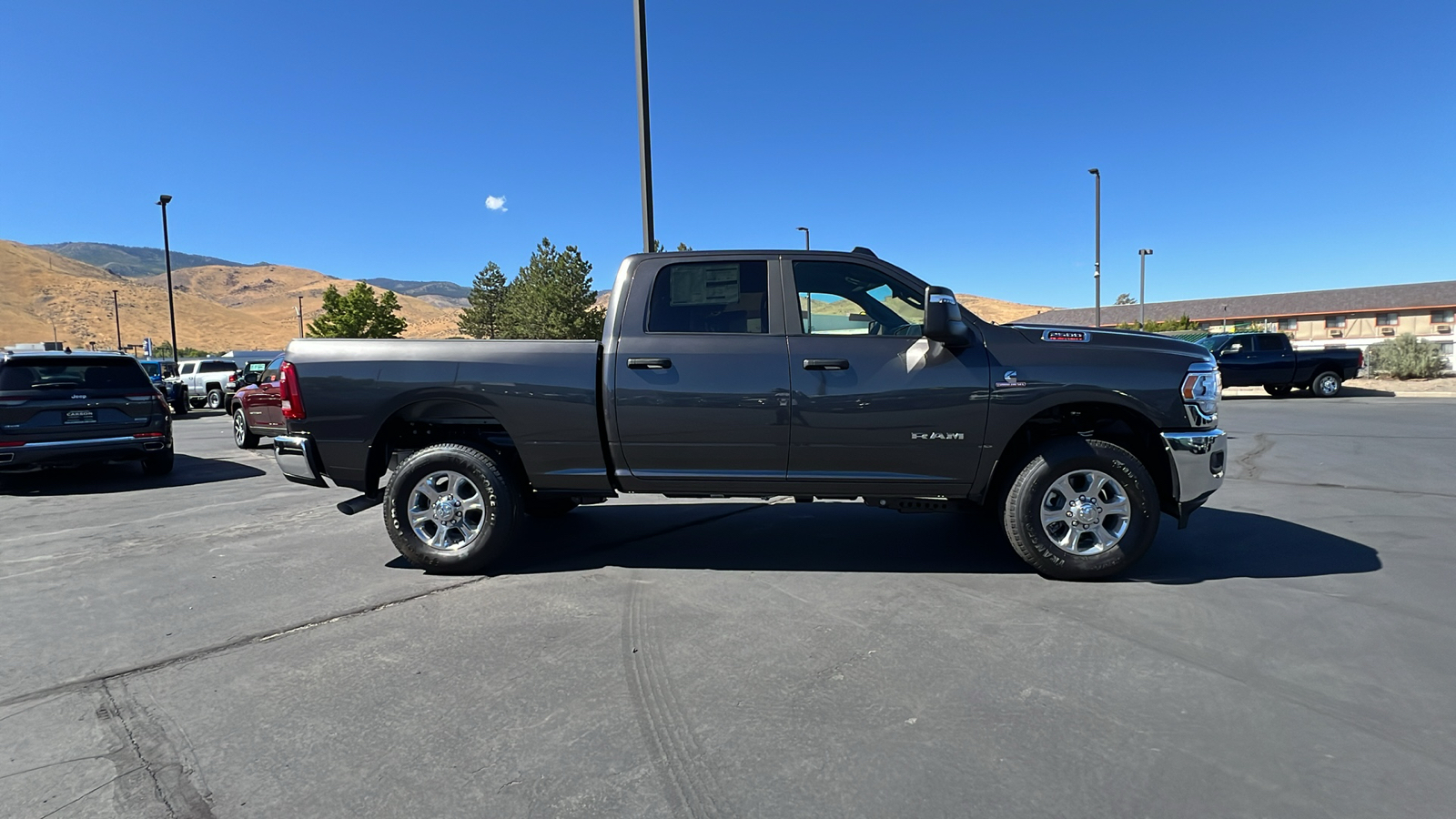 2024 Ram 2500 BIG HORN CREW CAB 4X4 64 BOX 2