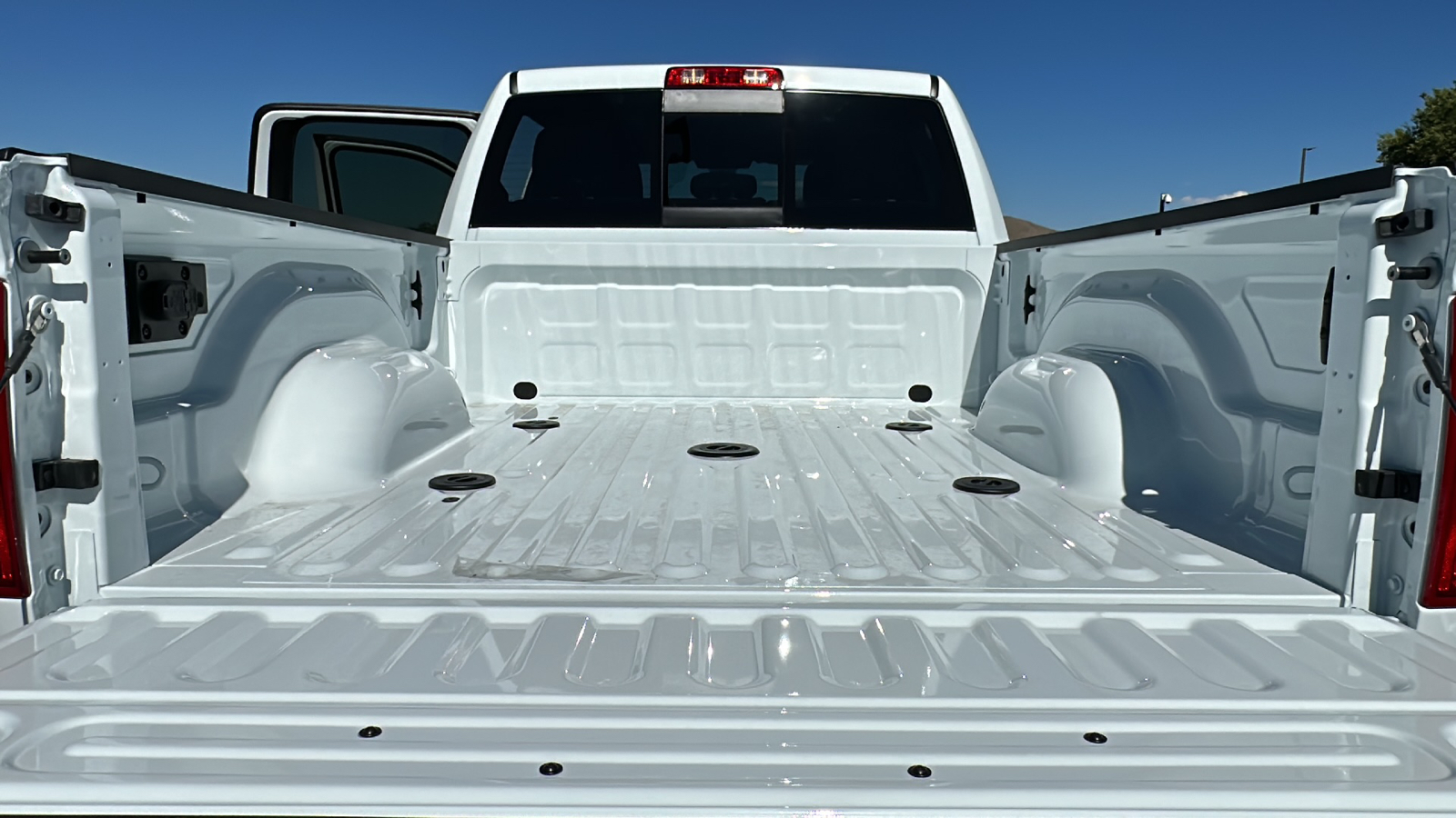 2024 Ram 2500 TRADESMAN CREW CAB 4X4 64 BOX 15