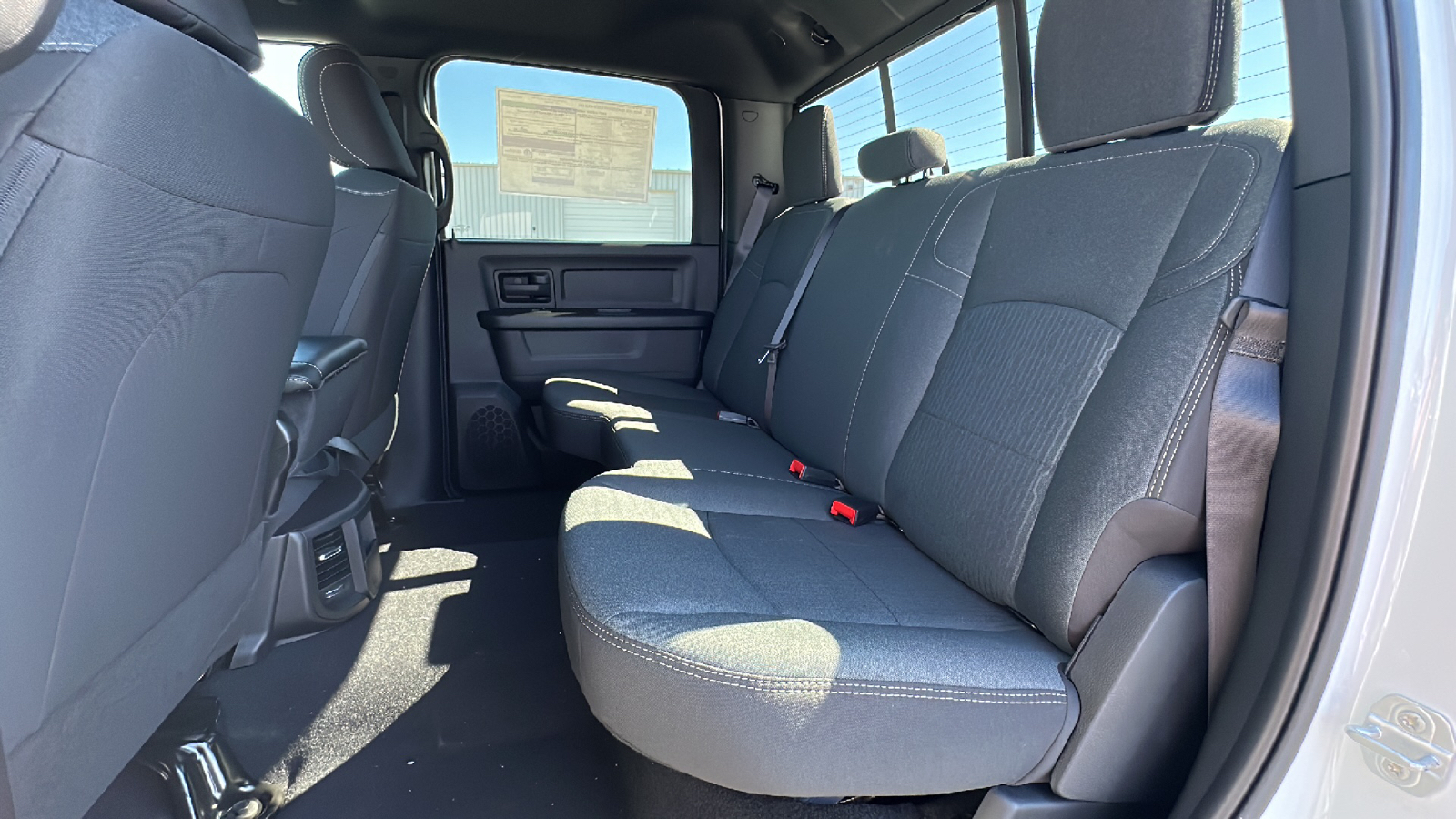 2024 Ram 2500 TRADESMAN CREW CAB 4X4 64 BOX 18