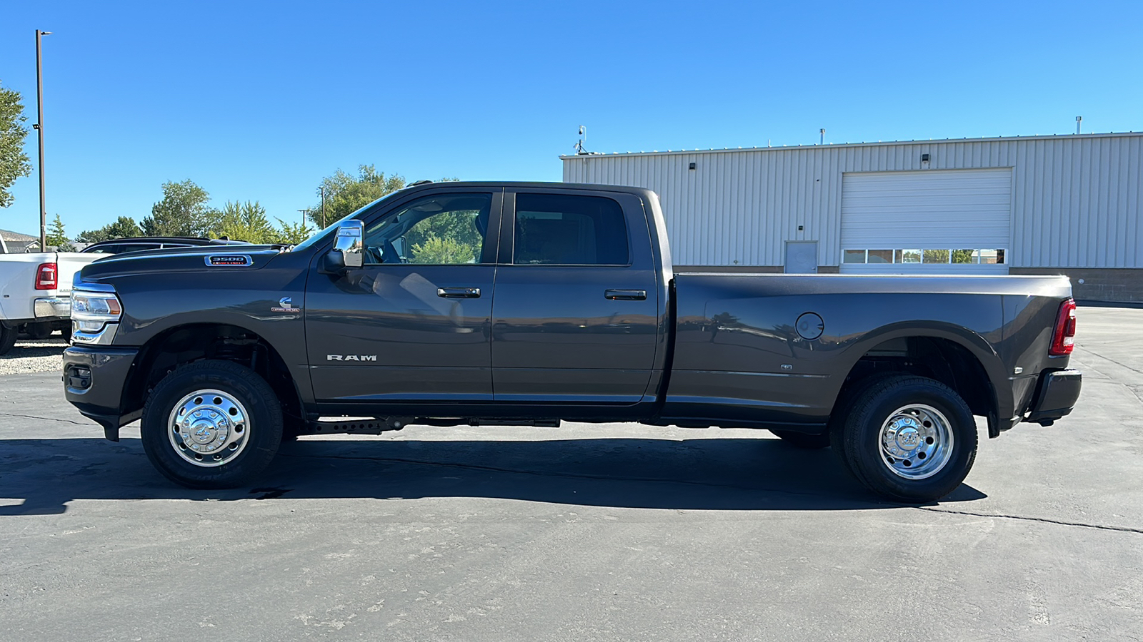 2024 Ram 3500 LARAMIE CREW CAB 4X4 8 BOX 6