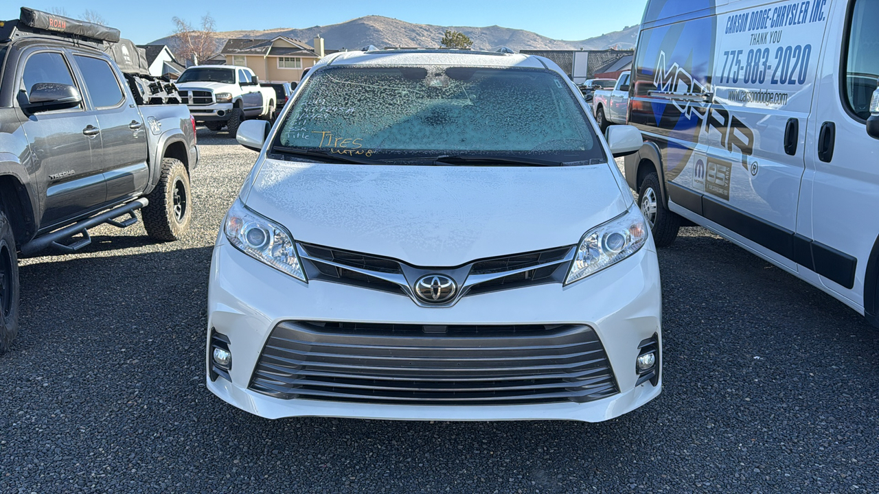 2019 Toyota Sienna XLE Premium 7 Passenger 2