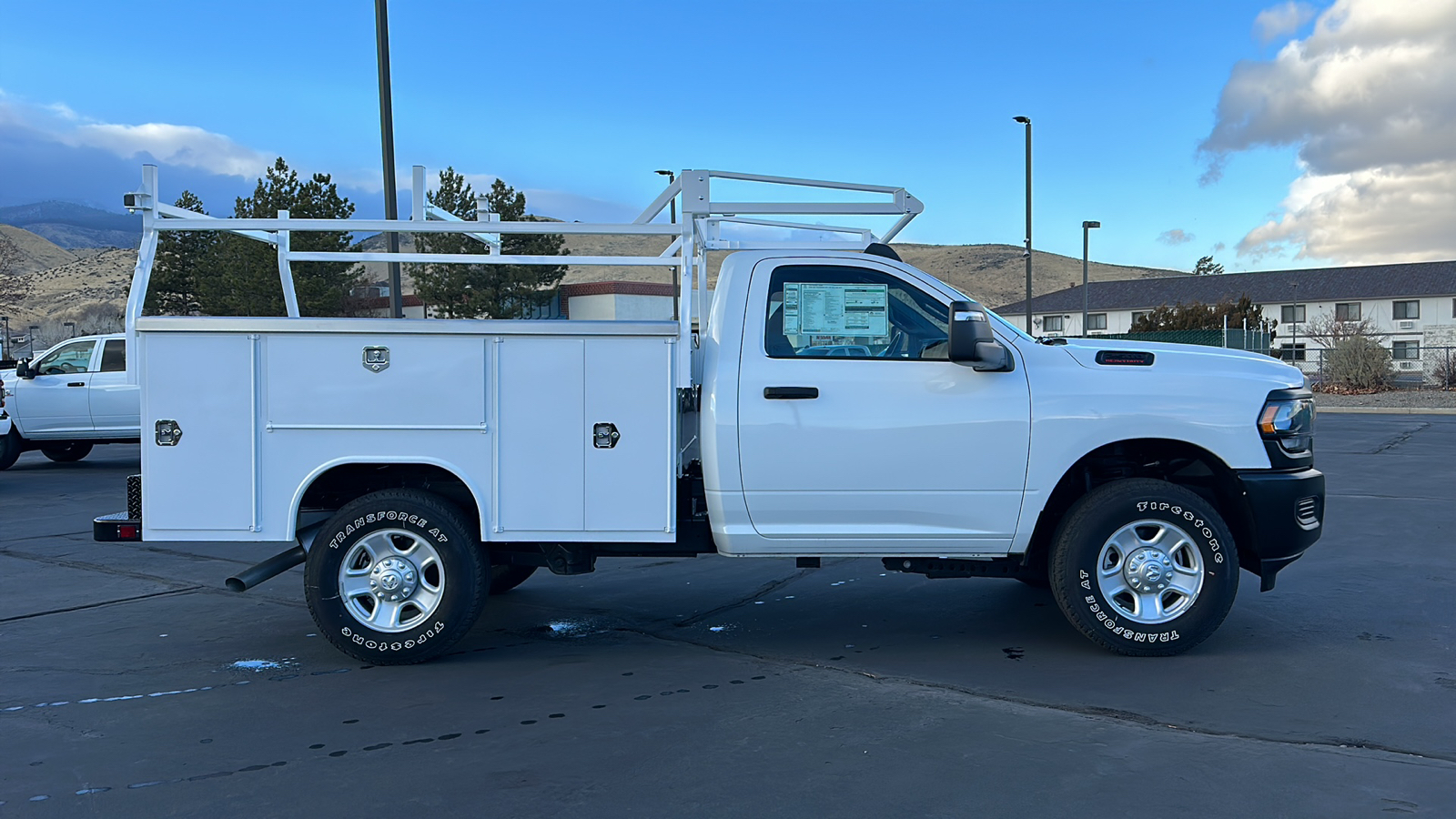 2024 Ram 2500 TRADESMAN REGULAR CAB 4X4 8 BOX 2