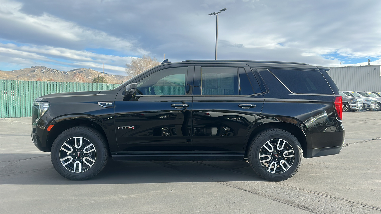 2021 GMC Yukon AT4 6