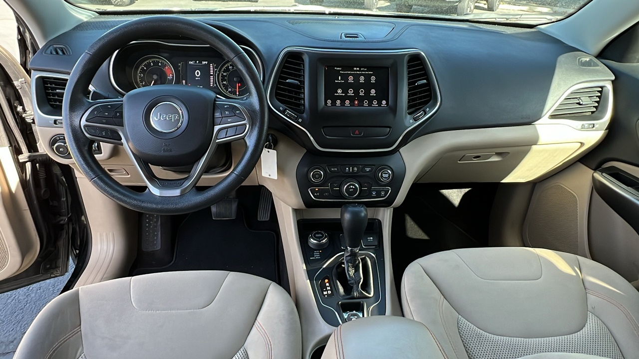 2019 Jeep Cherokee Latitude 4x4 18