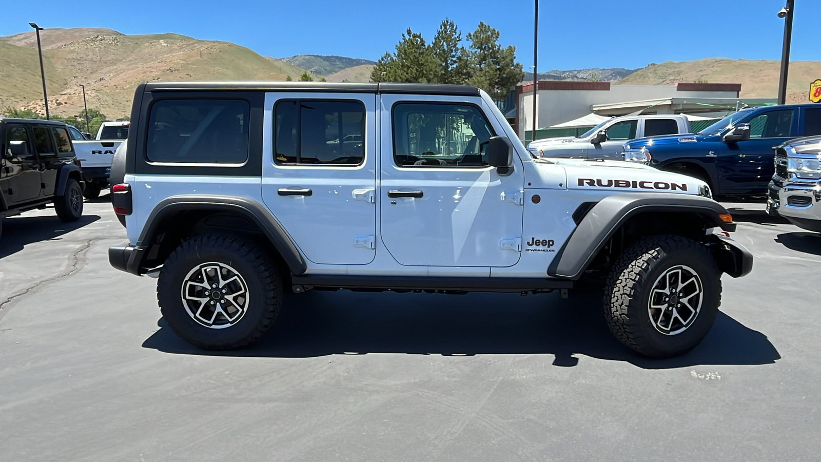 2024 Jeep Wrangler 4-DOOR RUBICON 2