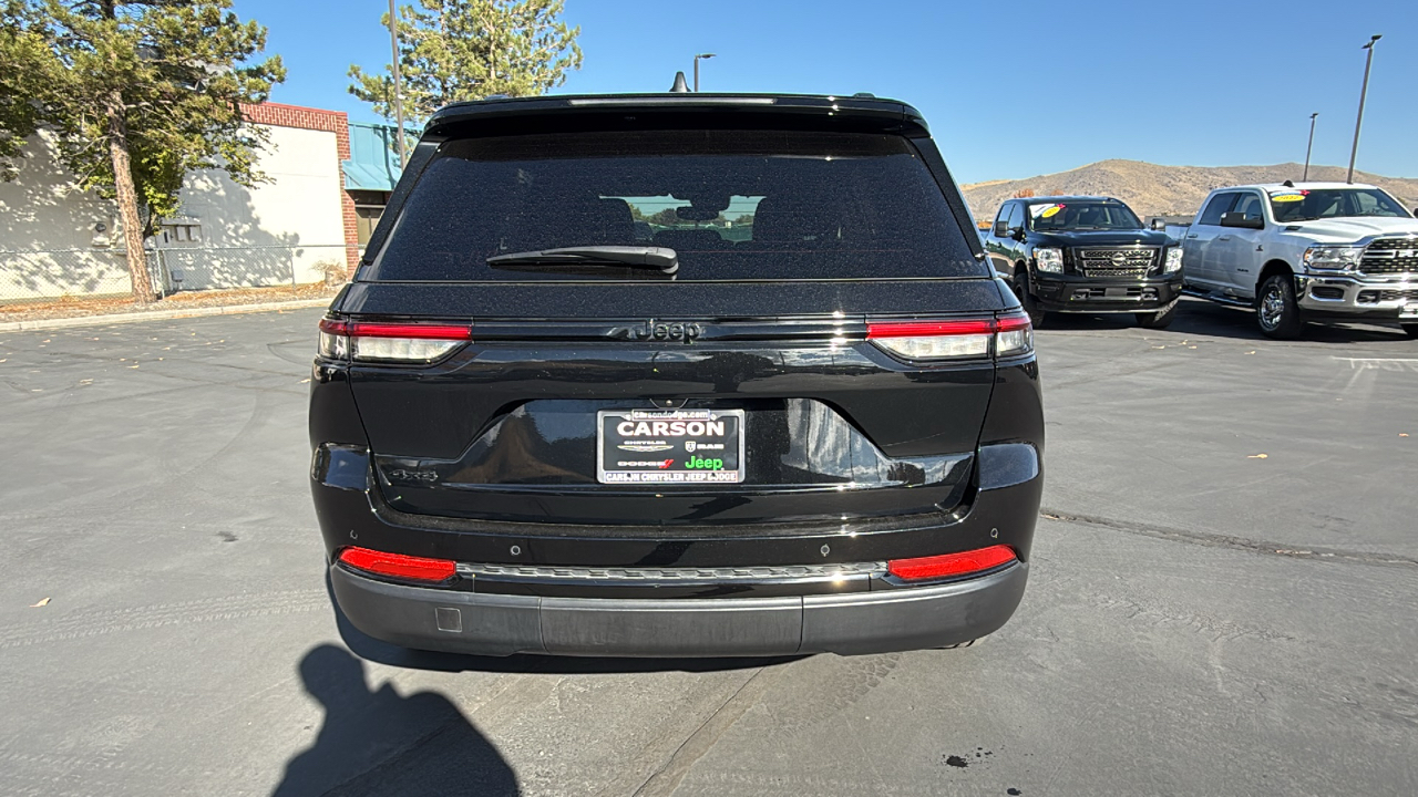 2023 Jeep Grand Cherokee Laredo 4