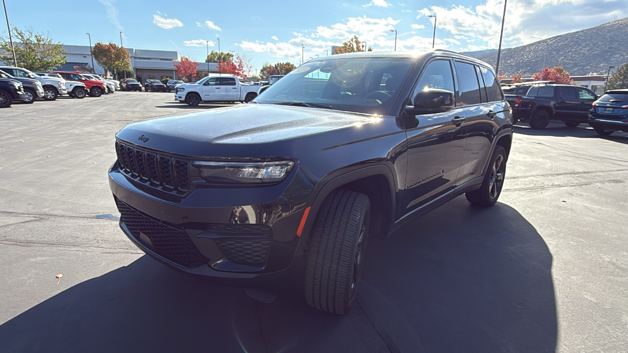 2023 Jeep Grand Cherokee Laredo 7