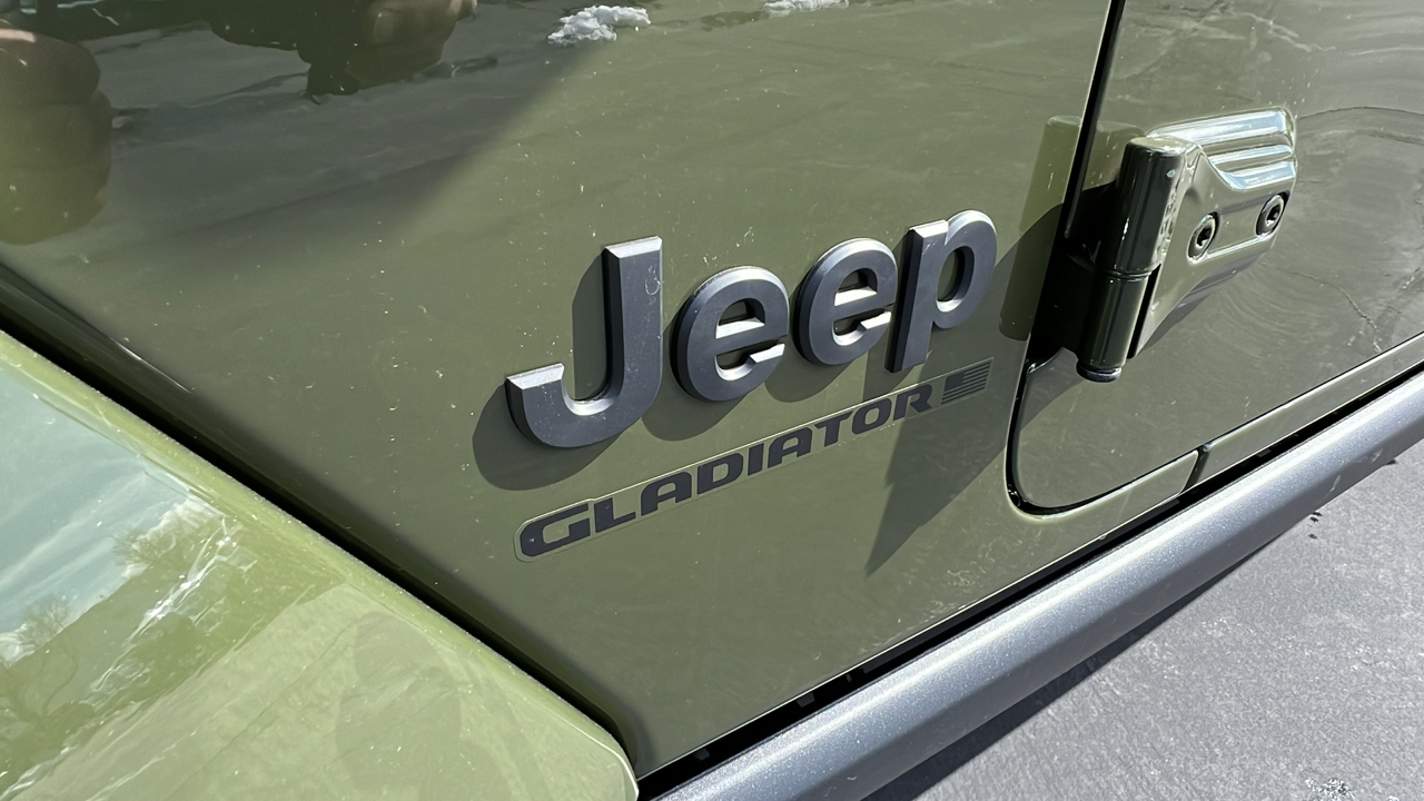 2024 Jeep Gladiator WILLYS 4X4 11