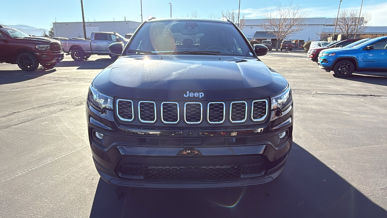 2025 Jeep Compass LATITUDE 4X4 8