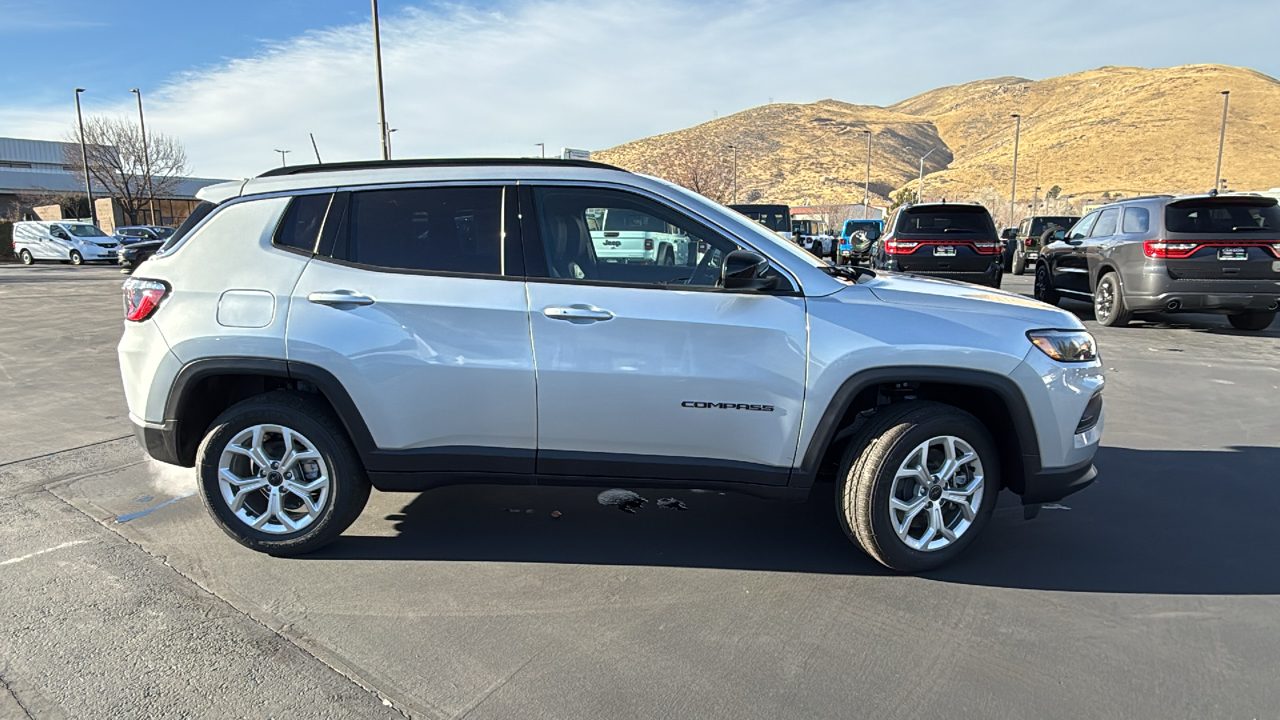 2025 Jeep Compass LATITUDE 4X4 2