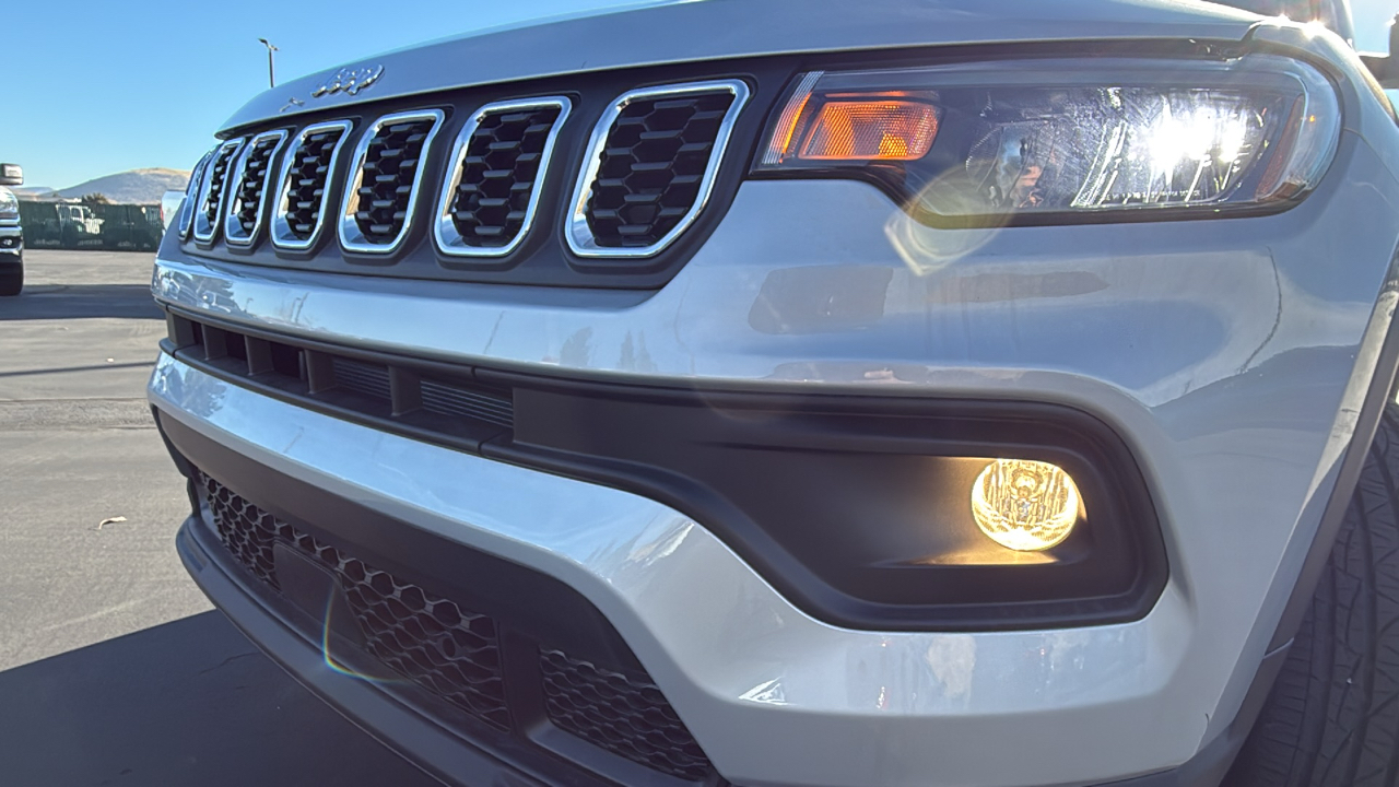 2025 Jeep Compass LATITUDE 4X4 9