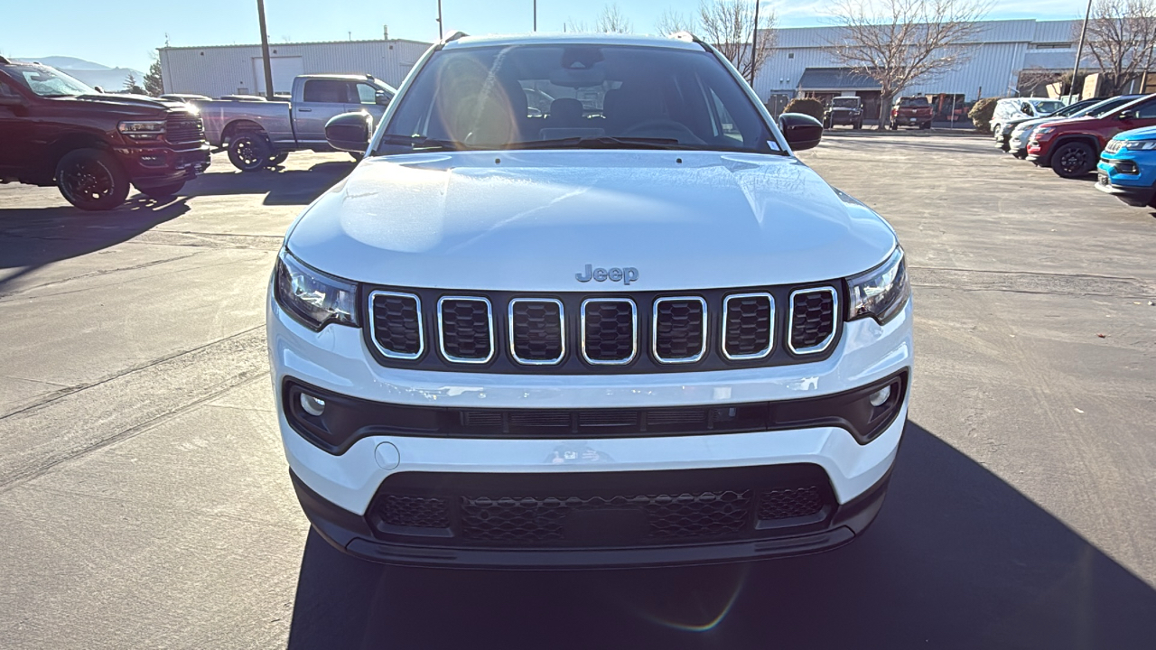 2025 Jeep Compass LATITUDE 4X4 8