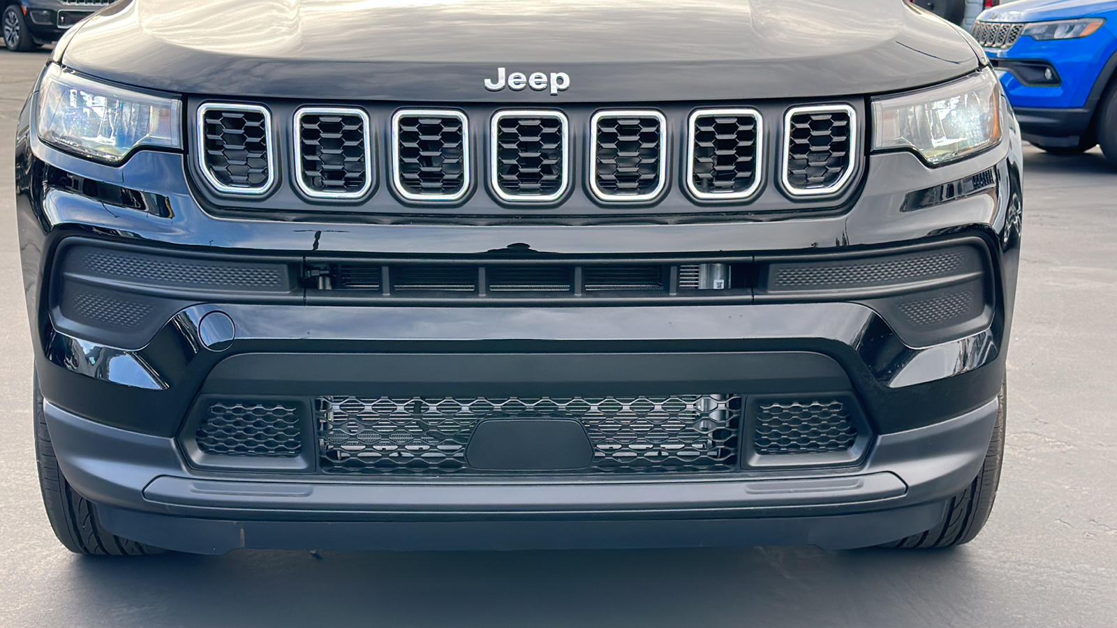 2025 Jeep Compass SPORT 4X4 9