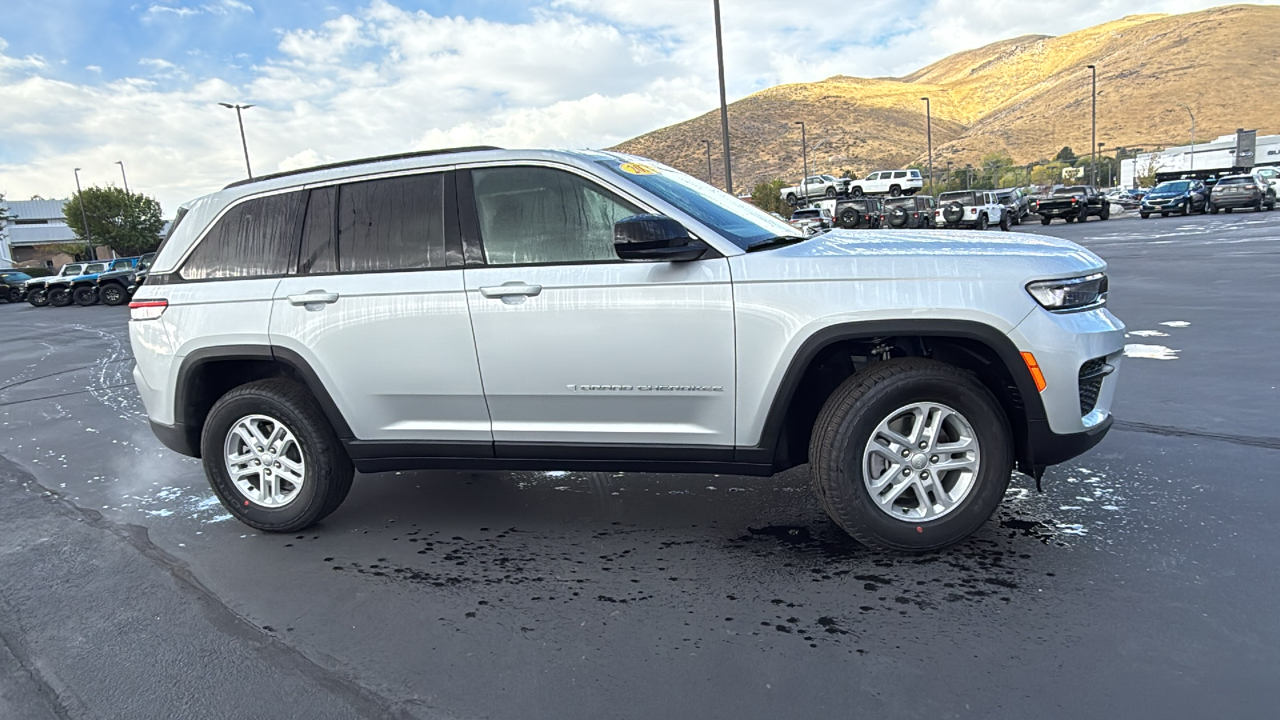 2025 Jeep Grand Cherokee LAREDO 4X4 2