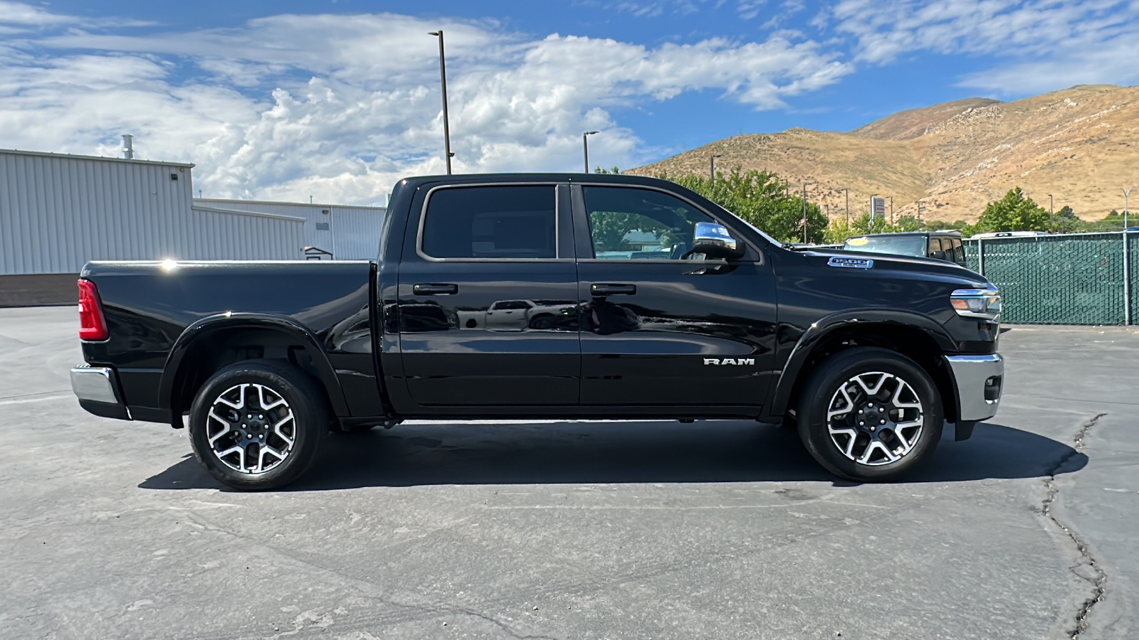 2025 Ram 1500 LARAMIE CREW CAB 4X4 57 BOX 2