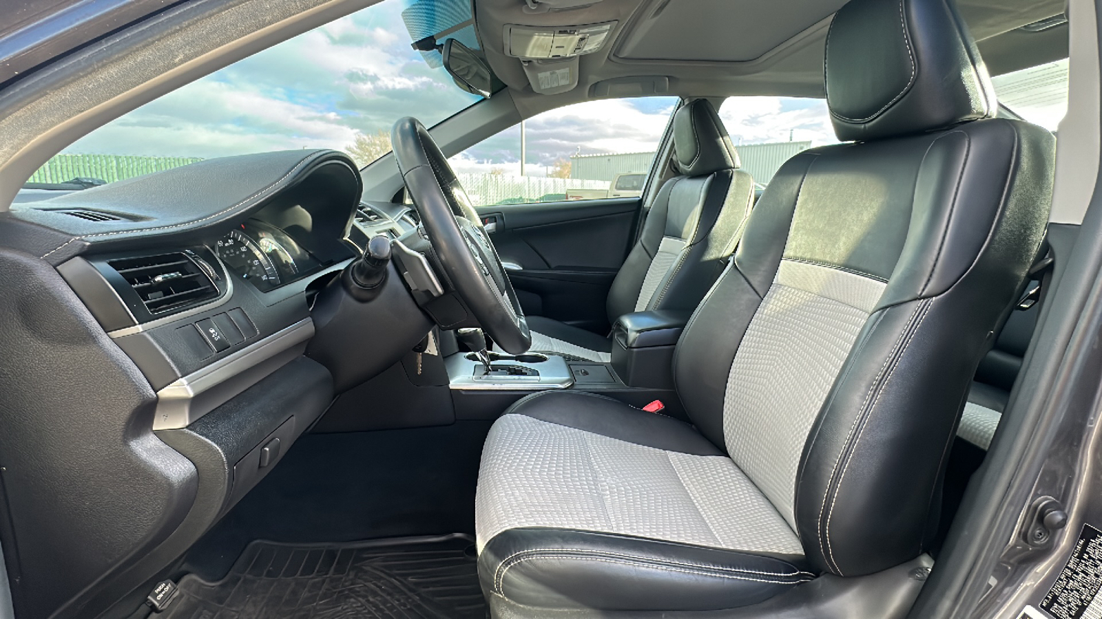 2014 Toyota Camry SE 25