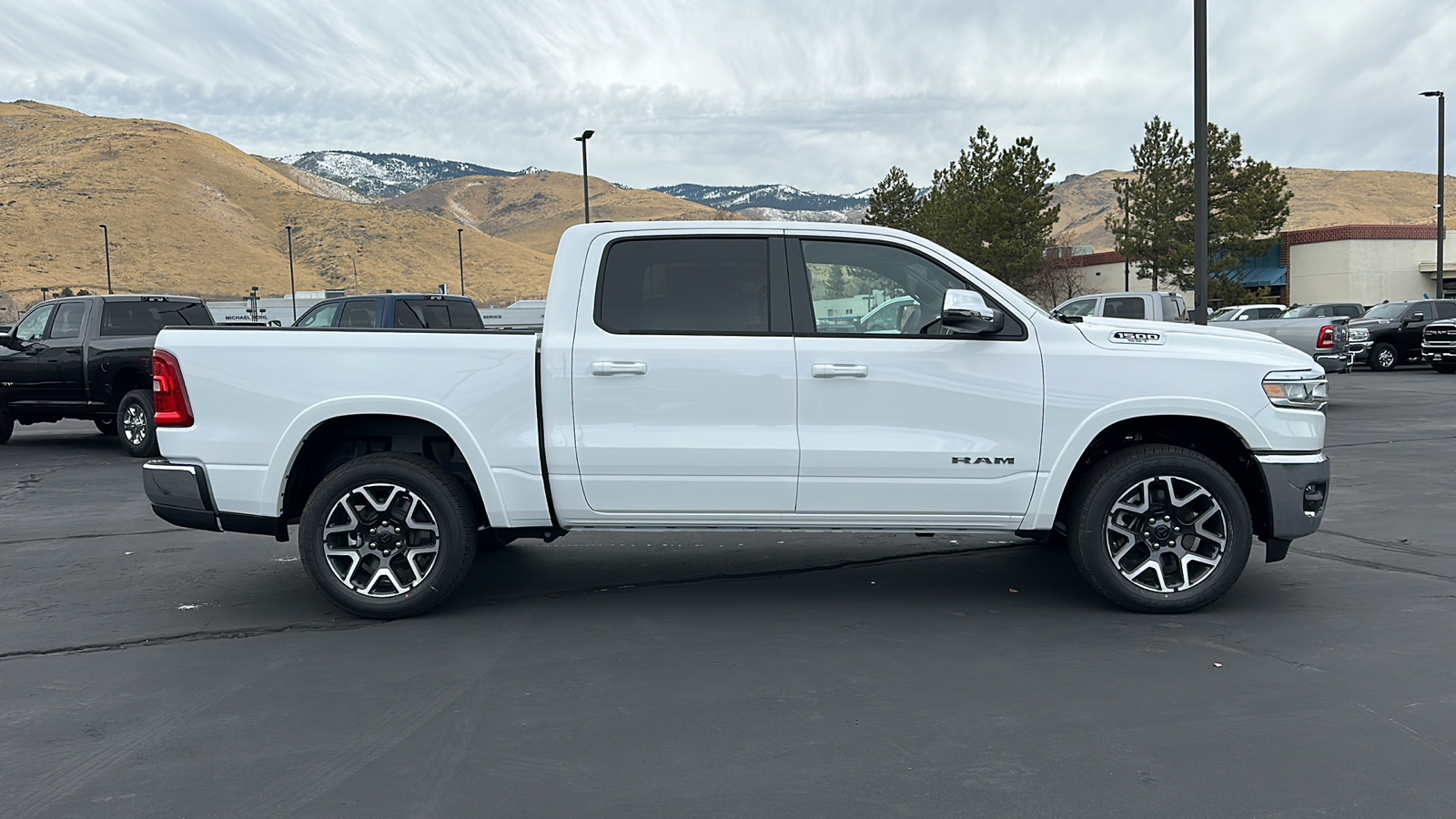 2025 Ram 1500 LARAMIE CREW CAB 4X4 57 BOX 2