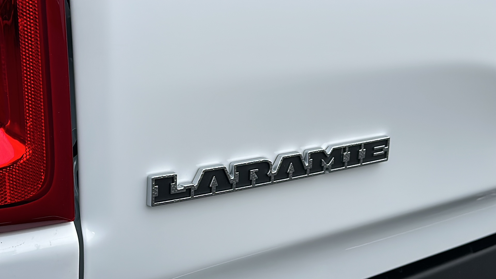 2025 Ram 1500 LARAMIE CREW CAB 4X4 57 BOX 17