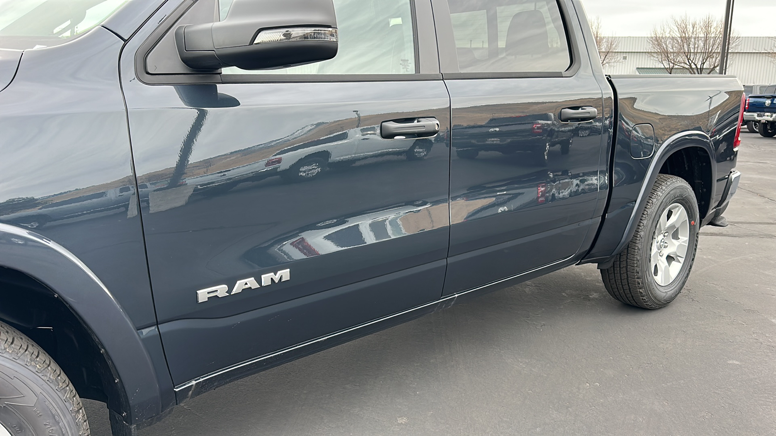 2025 Ram 1500 BIG HORN CREW CAB 4X4 57 BOX 14