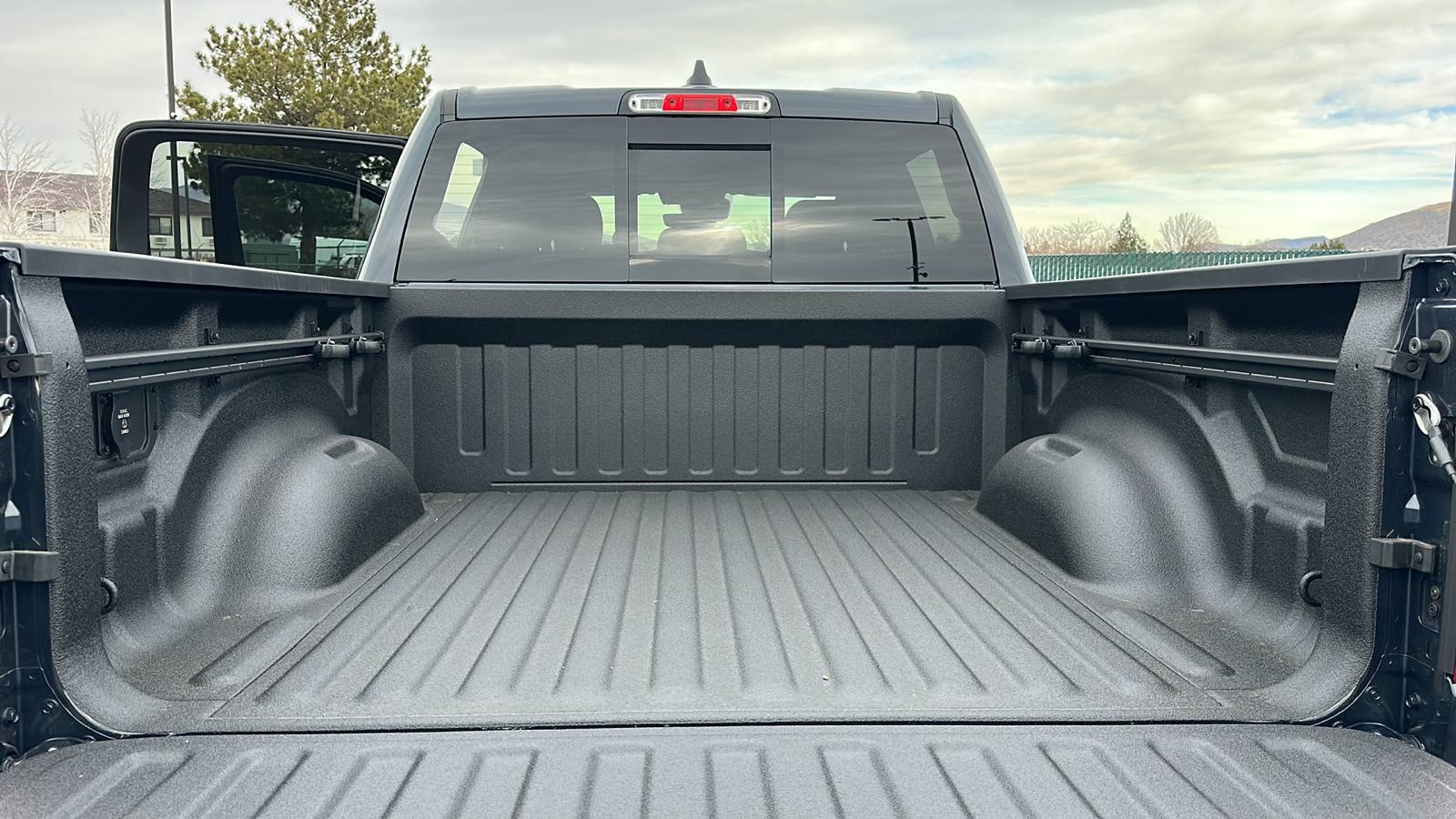 2025 Ram 1500 BIG HORN CREW CAB 4X4 57 BOX 18