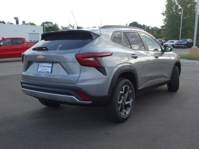 2025 Chevrolet Trax LT 12