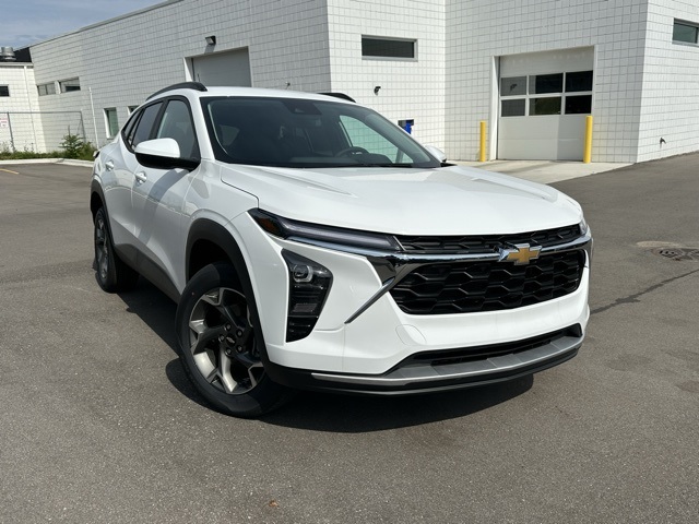 2025 Chevrolet Trax LT 2