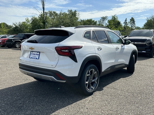 2025 Chevrolet Trax LT 12