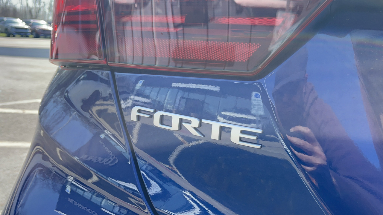 2024 Kia Forte  8