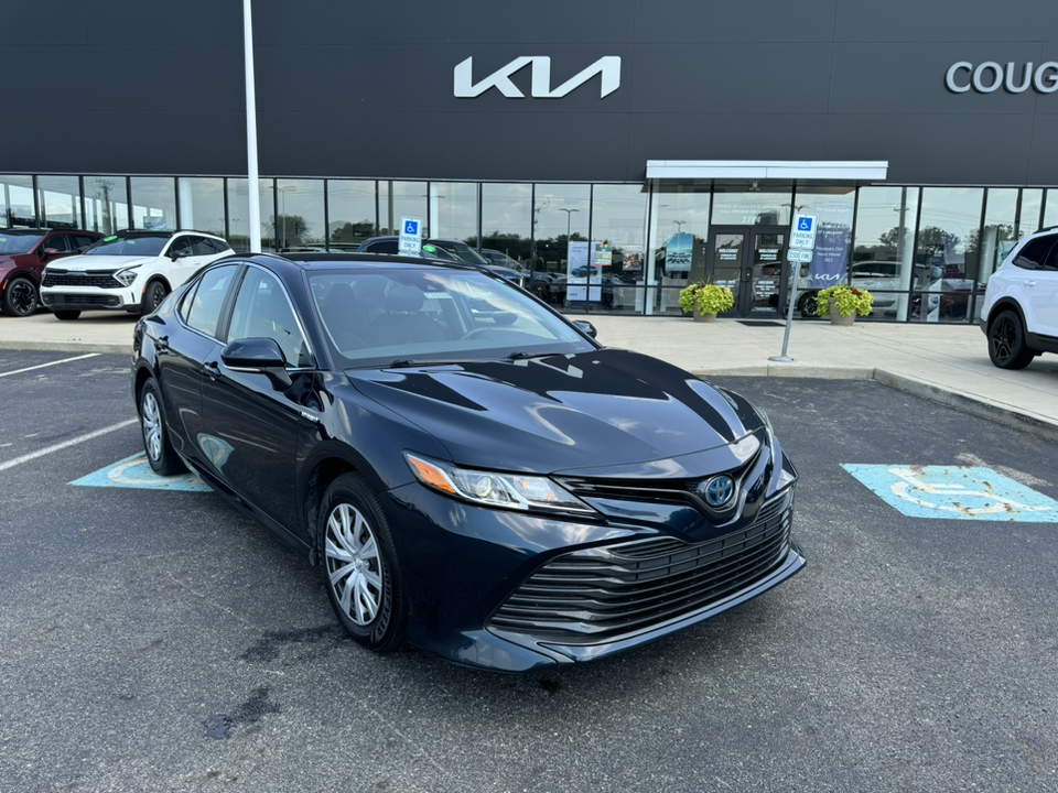 2019 Toyota Camry Hybrid LE 1