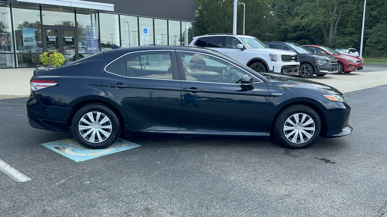 2019 Toyota Camry Hybrid LE 5