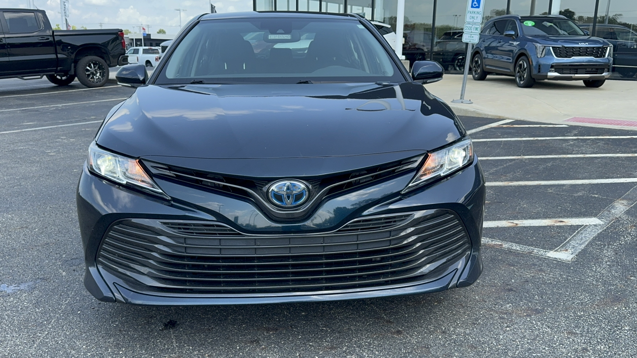 2019 Toyota Camry Hybrid LE 17