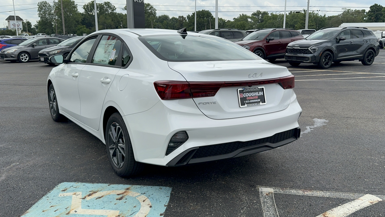 2024 Kia Forte LXS 11