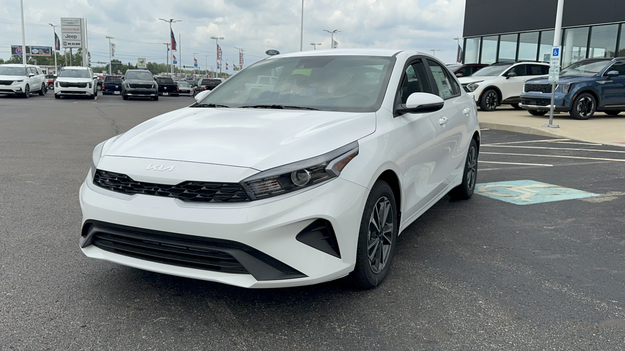 2024 Kia Forte LXS 44