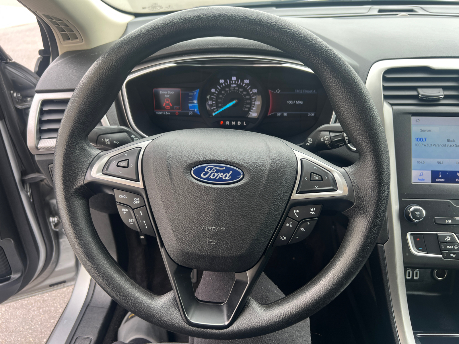 2020 Ford Fusion SE 21