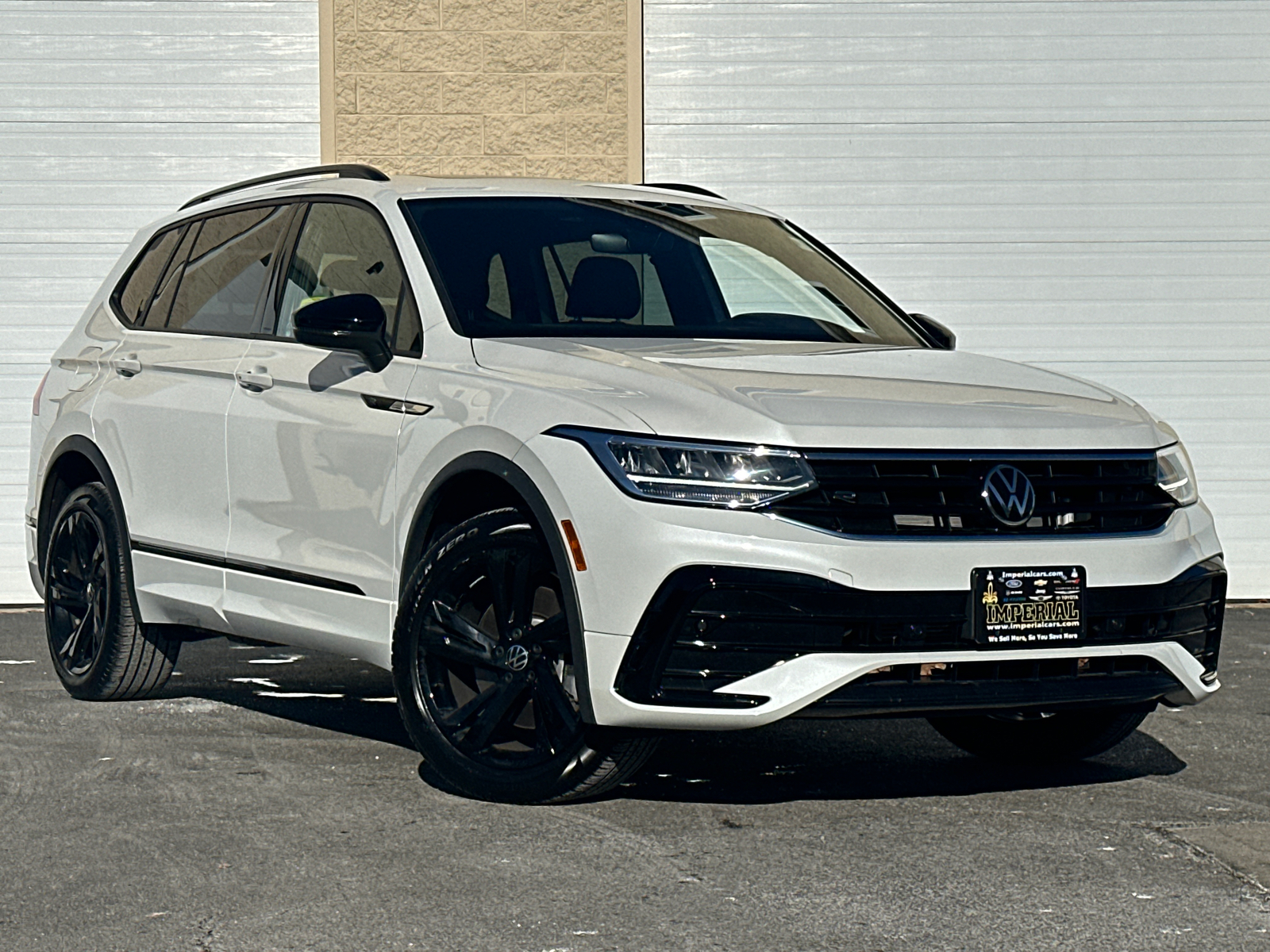 2023 Volkswagen Tiguan 2.0T SE R-Line Black 2