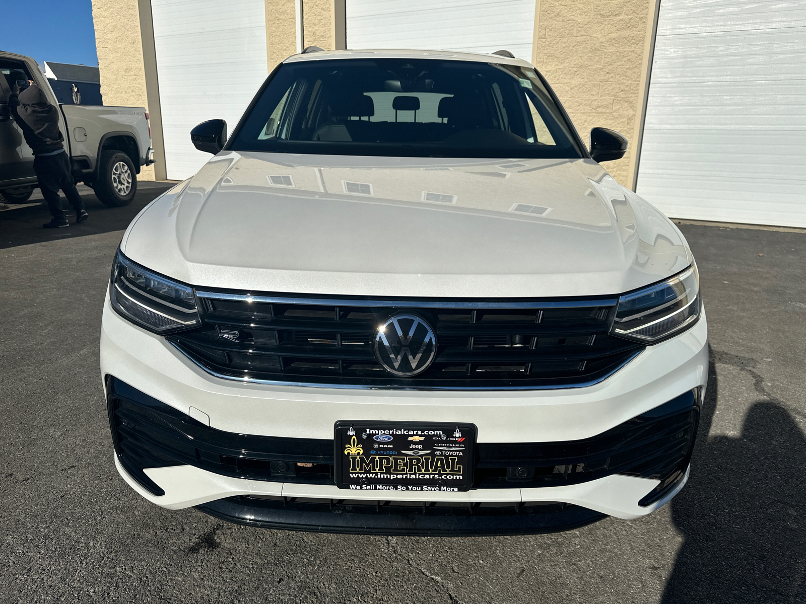 2023 Volkswagen Tiguan 2.0T SE R-Line Black 3