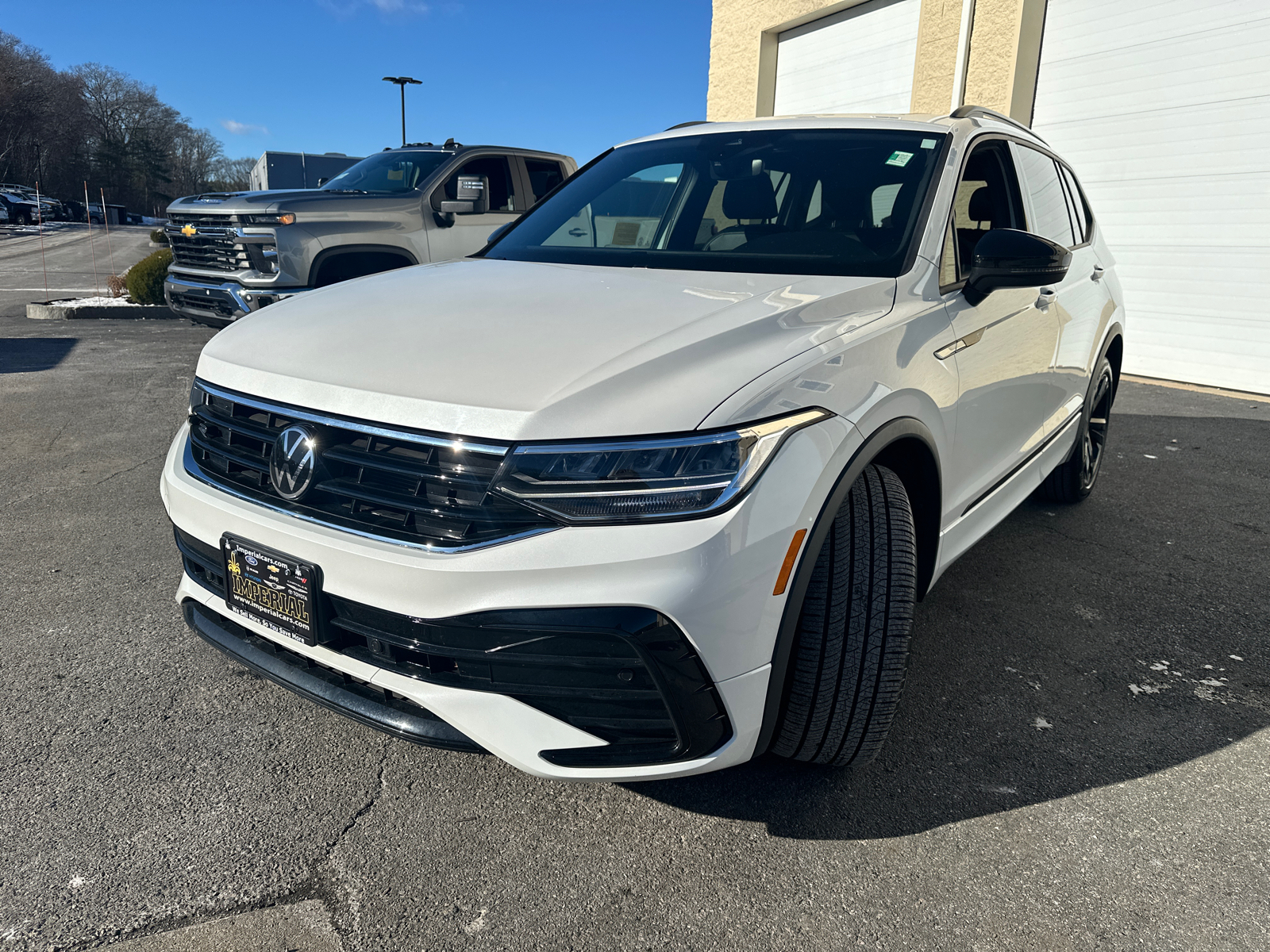 2023 Volkswagen Tiguan 2.0T SE R-Line Black 4