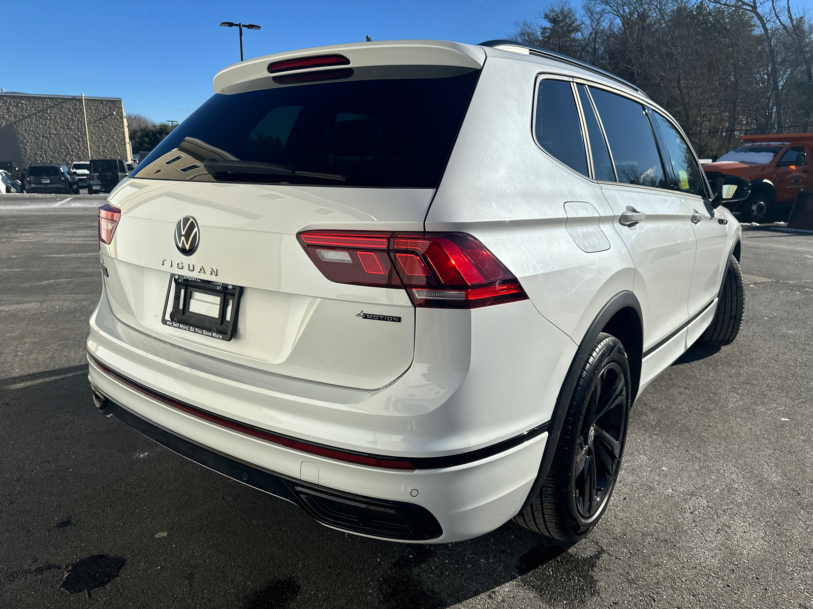 2023 Volkswagen Tiguan 2.0T SE R-Line Black 10