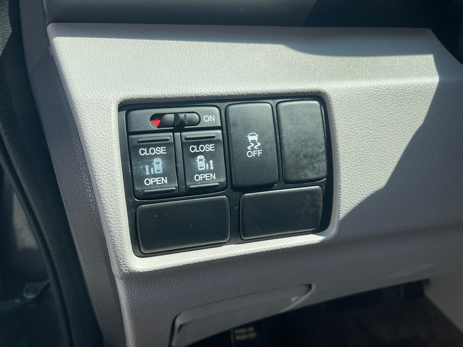 2015 Honda Odyssey EX 24