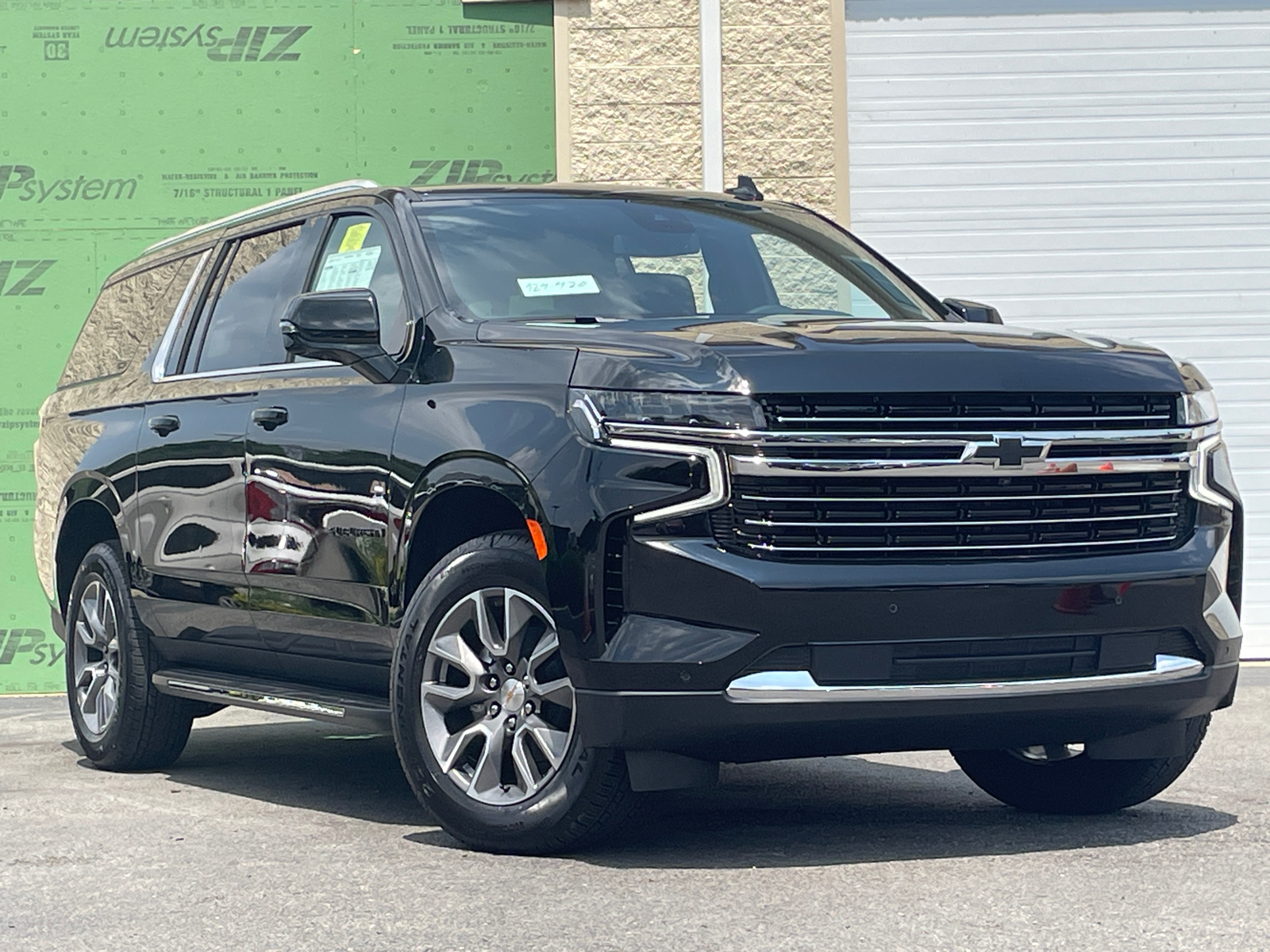 2024 Chevrolet Suburban LT 1