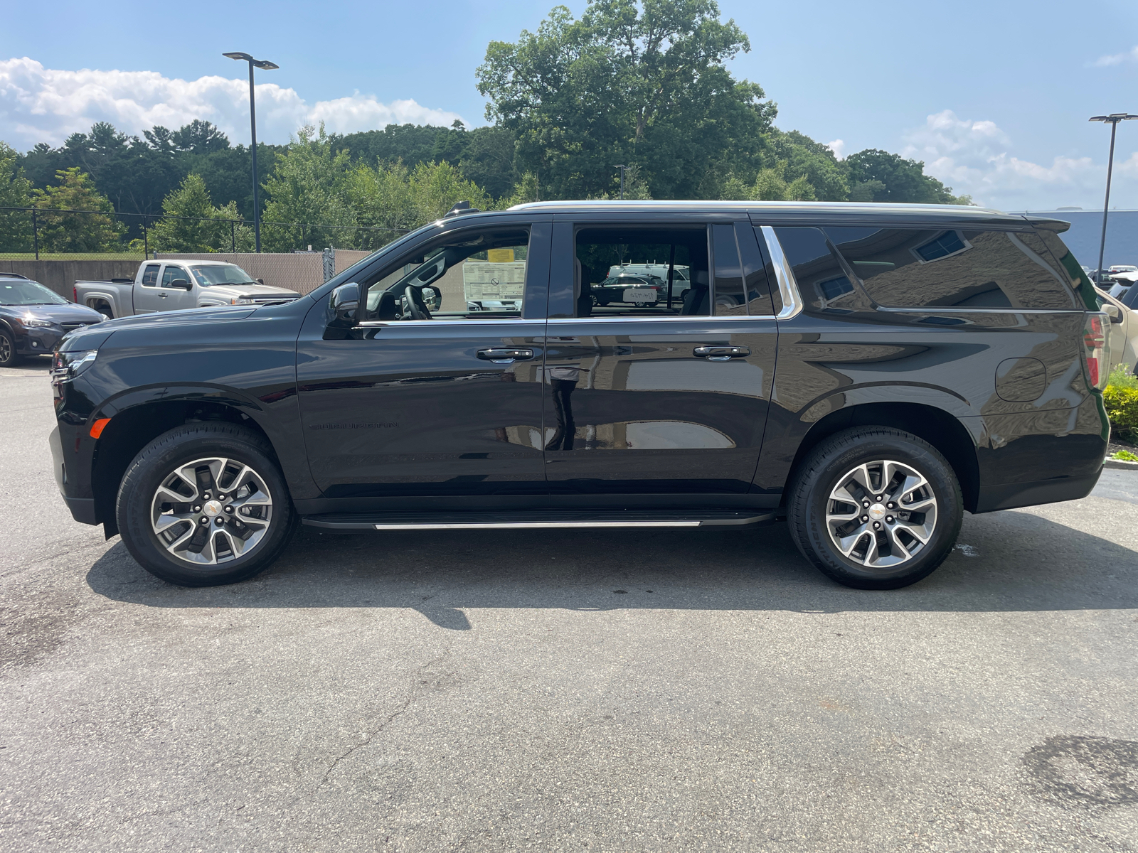 2024 Chevrolet Suburban LT 6