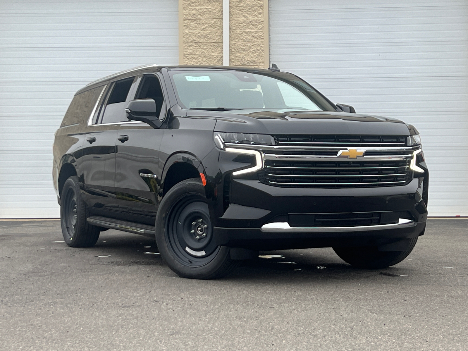 2024 Chevrolet Suburban LT 2