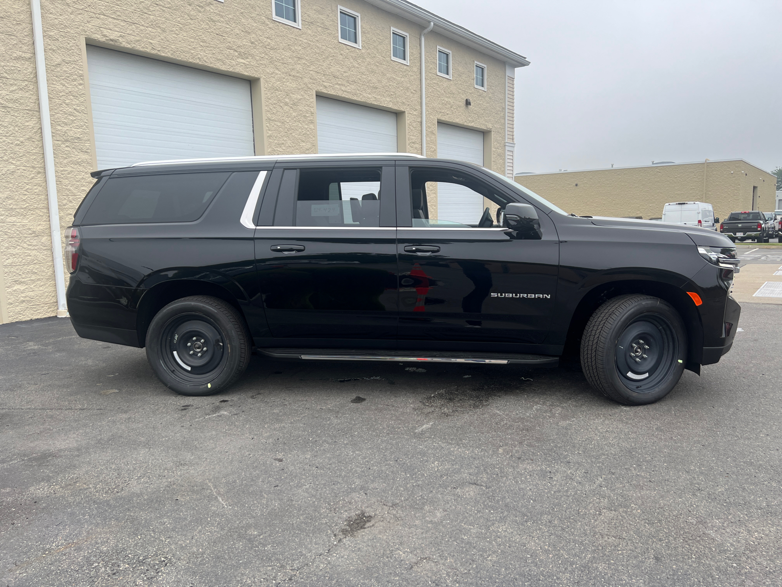 2024 Chevrolet Suburban LT 12