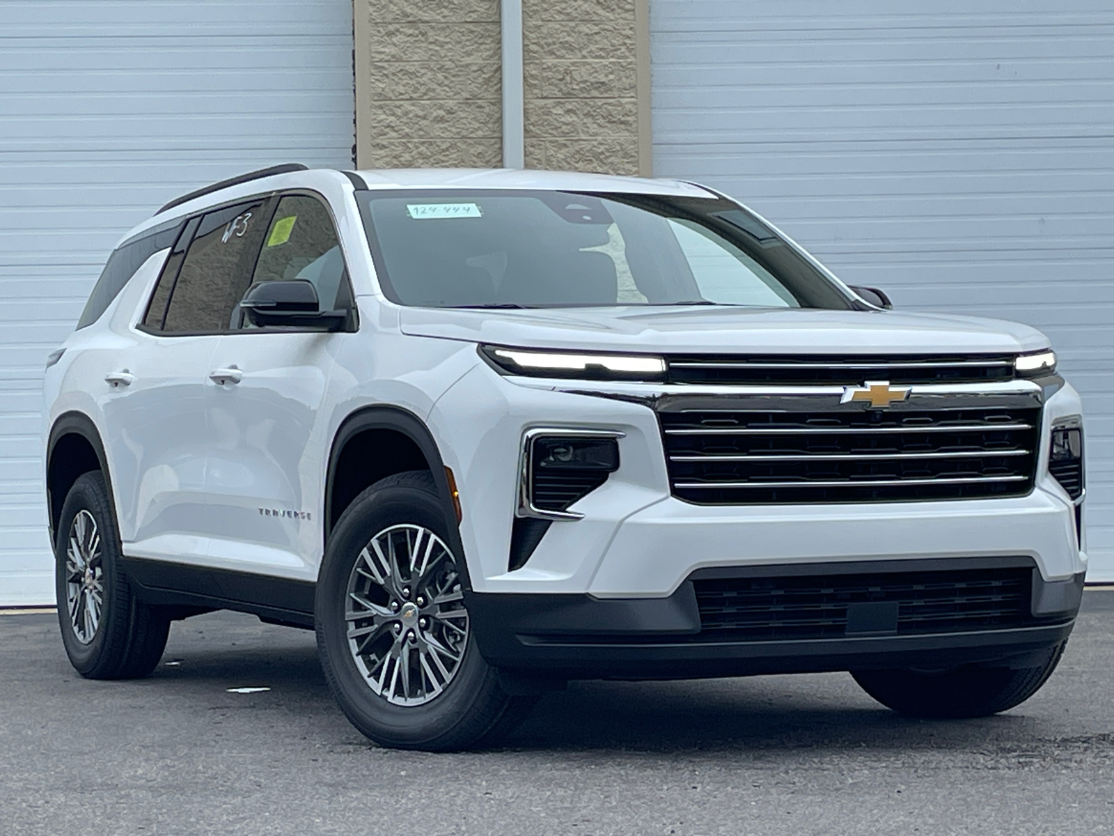 2024 Chevrolet Traverse LT 2